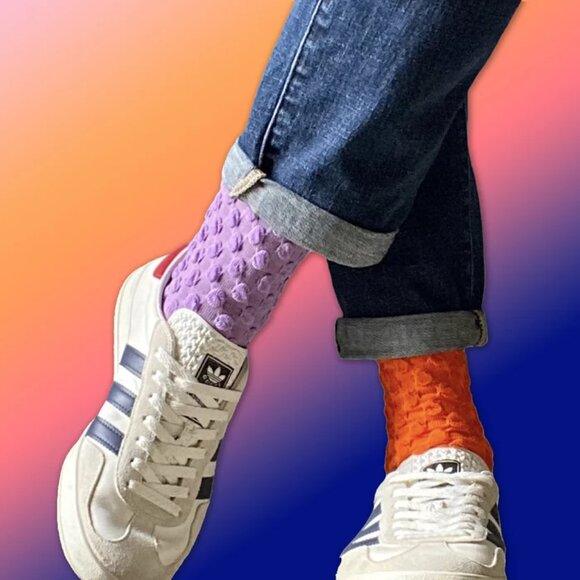 NWT Lida Bubble Texture Gray Crew Socks - Picture 5 of 9